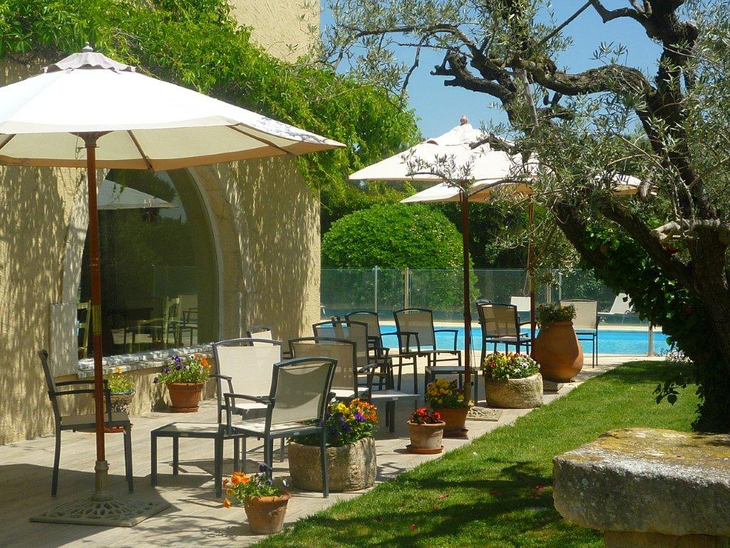Hotels in Maussane-les-Alpilles Hôtel Restaurant Le Val Baussenc ...